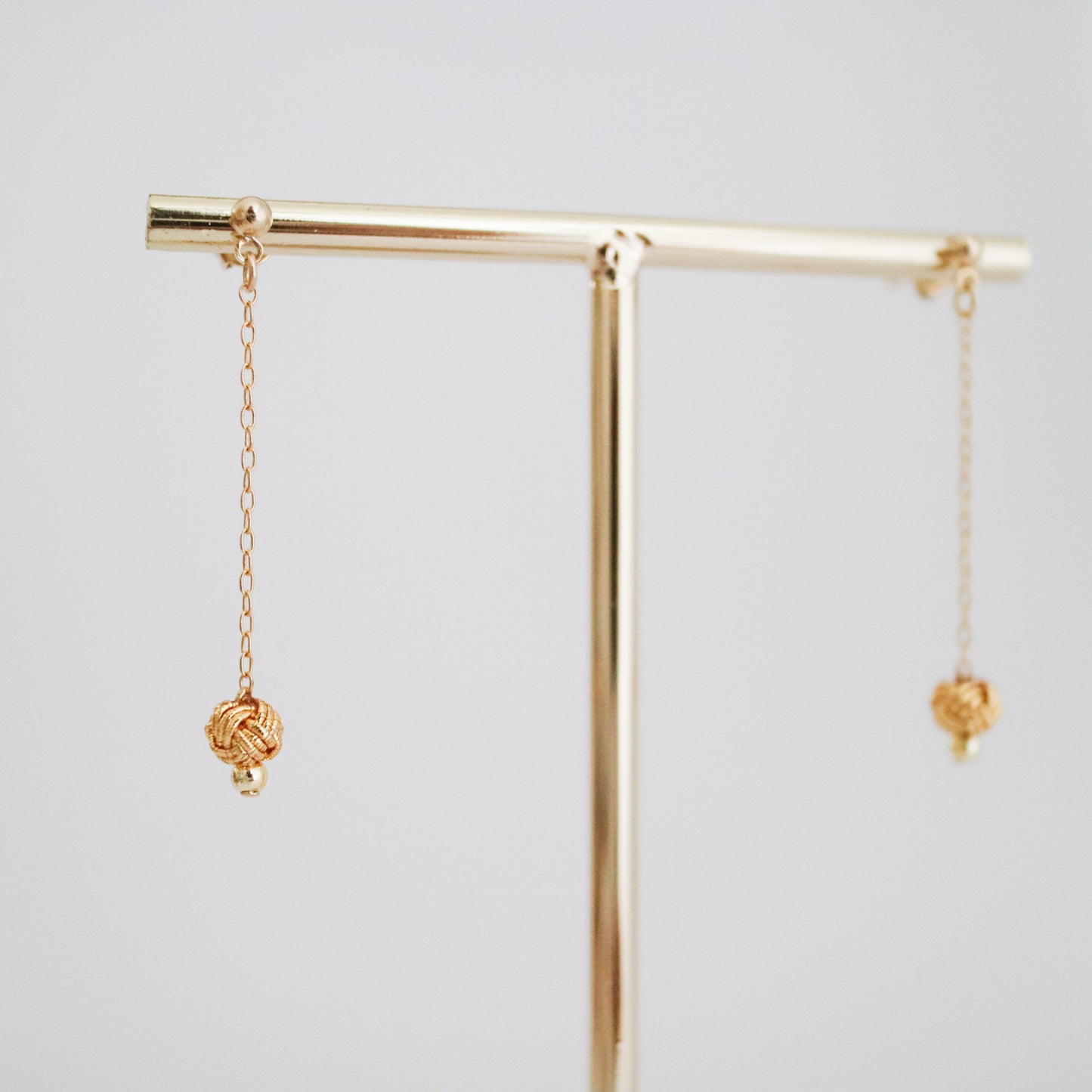 Awaji single pearl chain earrings, Gold