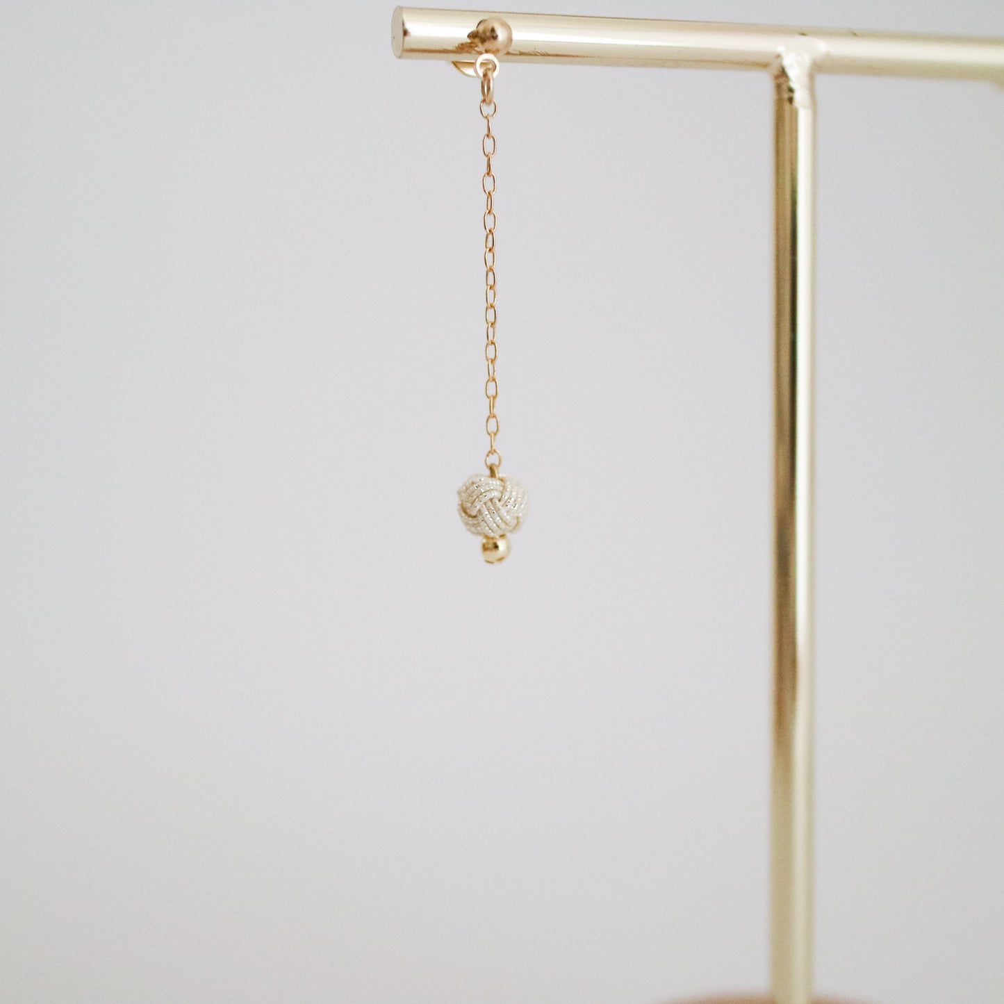 Awaji single pearl chain earrings, Platinum