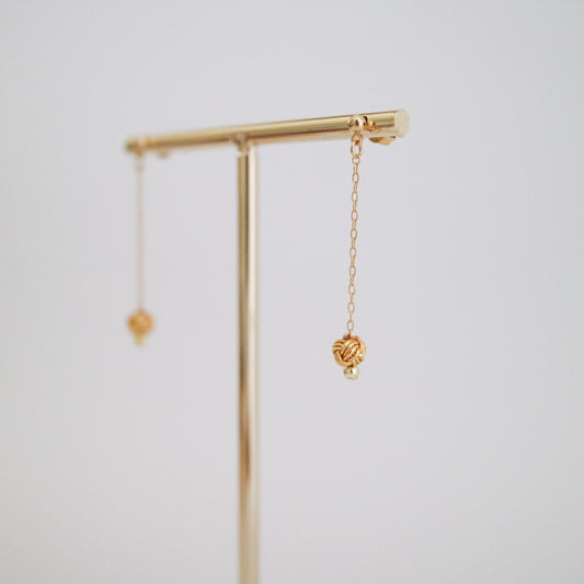 Awaji single pearl chain earrings, Gold