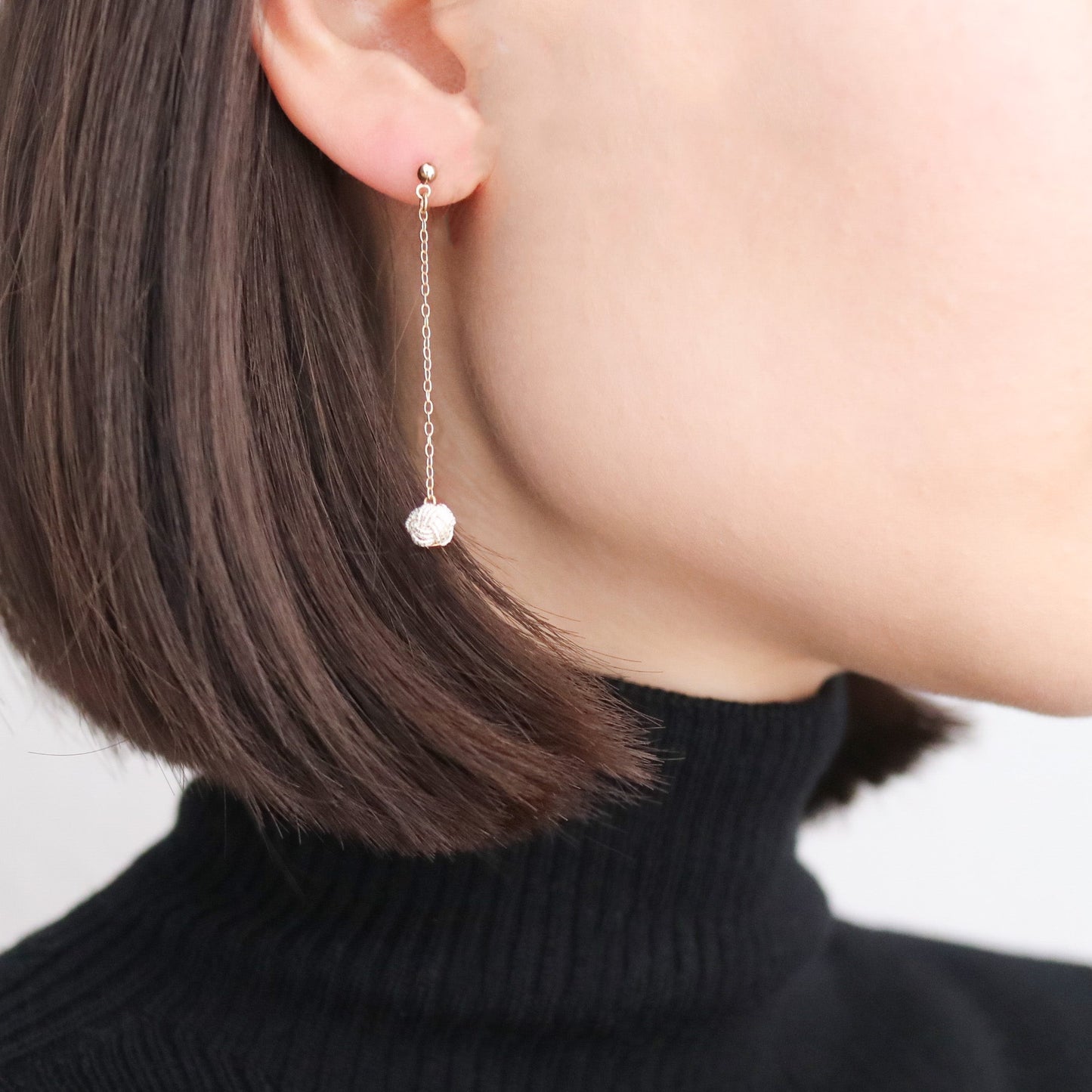 Awaji single pearl chain earrings, Platinum